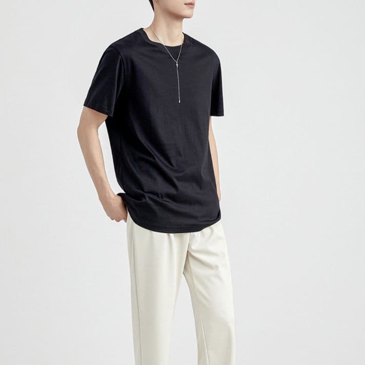 40 代 ファッション メンズ 洗練シルエット 大人の定番Tシャツ