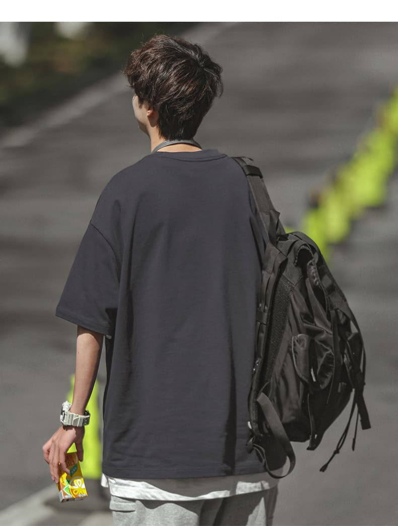 40 代 ファッション メンズ 洗練された休日のゆったりTシャツ