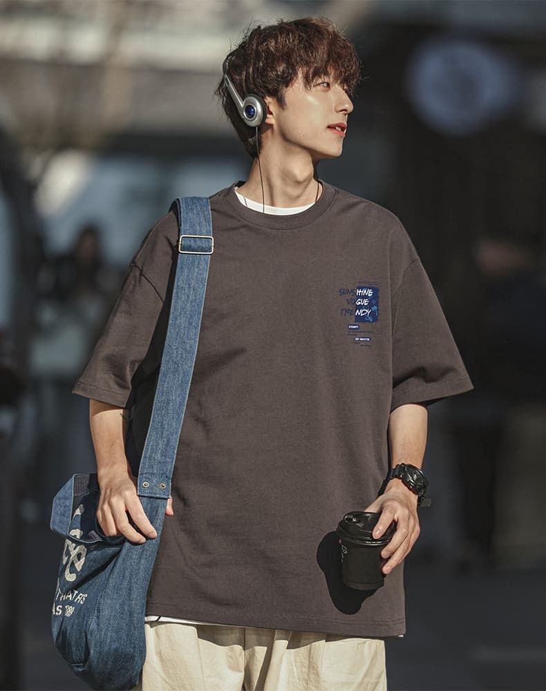 40 代 ファッション メンズ 洗練された休日のゆったりTシャツ