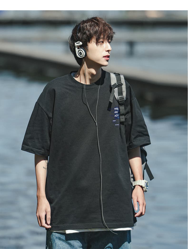 40 代 ファッション メンズ 洗練された休日のゆったりTシャツ