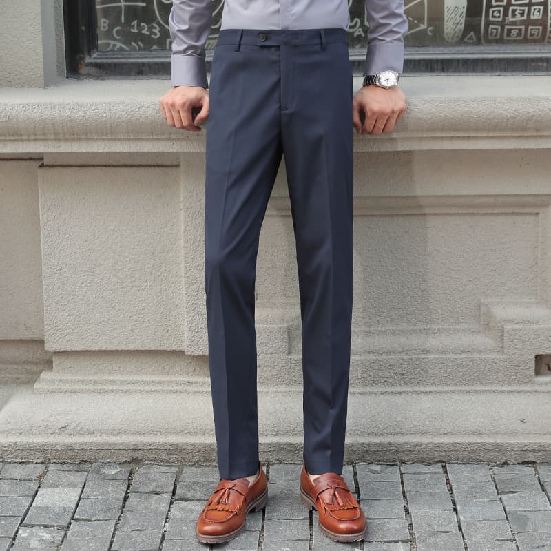 40 代 ファッション メンズ 究極の定番スラックス