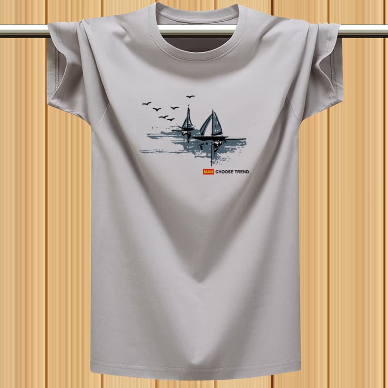 40 代 ファッション メンズ 山岳シルエット ロゴ入り半袖Tシャツ