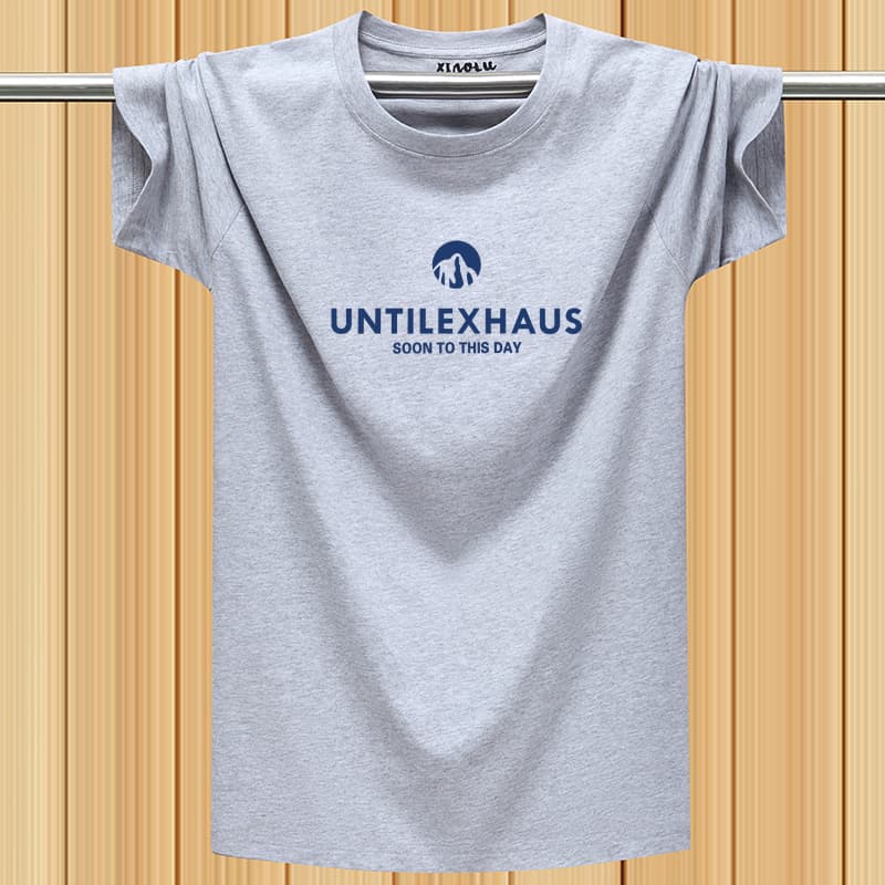 40 代 ファッション メンズ 山岳シルエット ロゴ入り半袖Tシャツ
