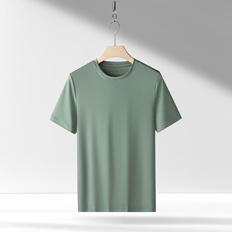 40 代 ファッション メンズ 上質シルエット 大人の定番Tシャツ