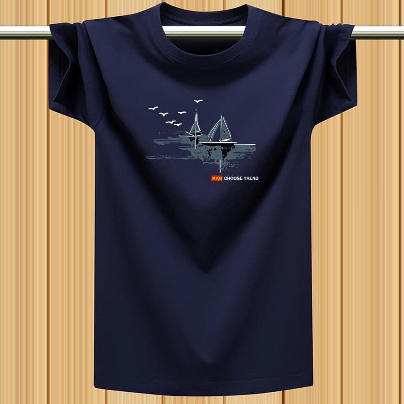 40 代 ファッション メンズ 山岳シルエット ロゴ入り半袖Tシャツ